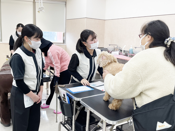 お客様の接客を実践♪